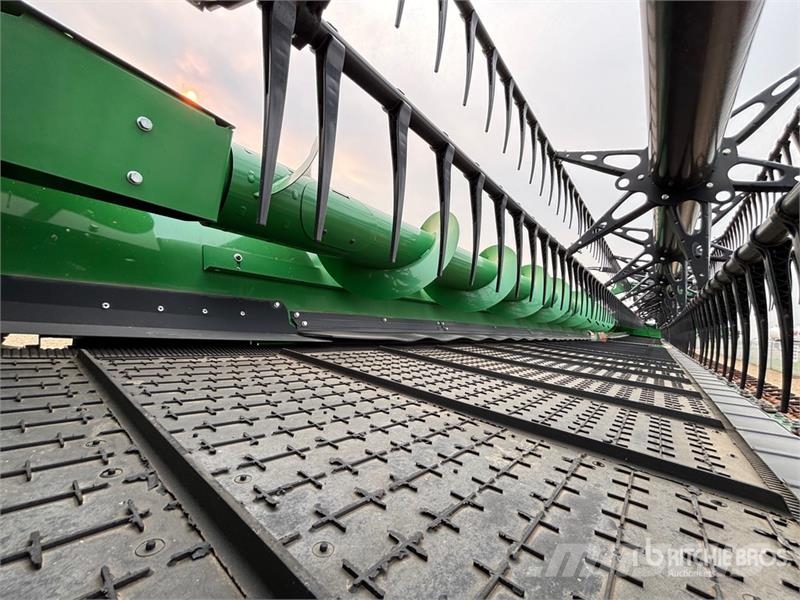 John Deere HD50F 50 ft Hinged Draper Combine Header Skjærebord til skurtresker