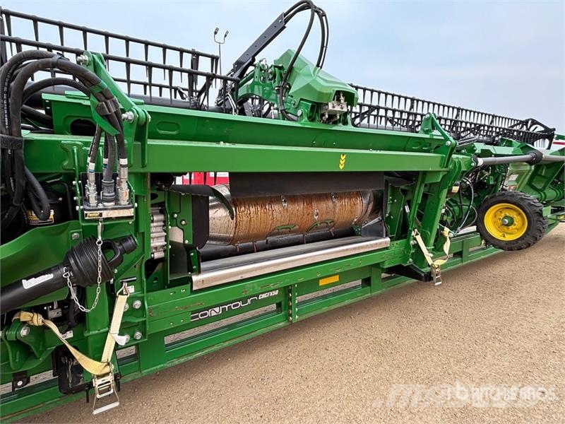 John Deere HD50F 50 ft Hinged Draper Combine Header Skjærebord til skurtresker