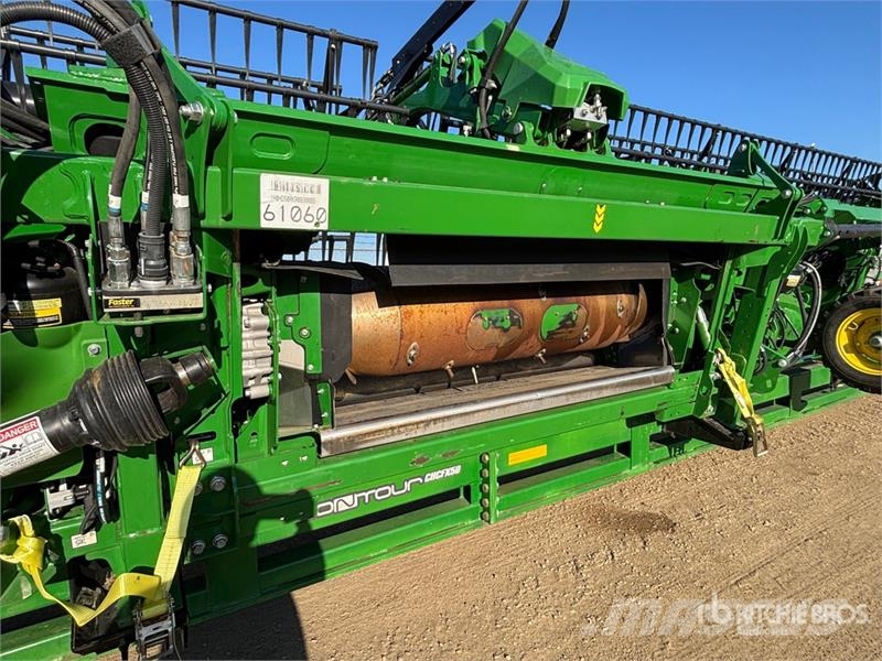 John Deere HD50R 50 ft Hinged Draper Combine Header Erntevorsätze