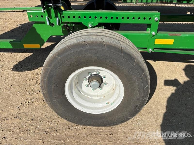 John Deere HD50R 50 ft Hinged Draper Combine Header رؤوس الحصادات الدراسات