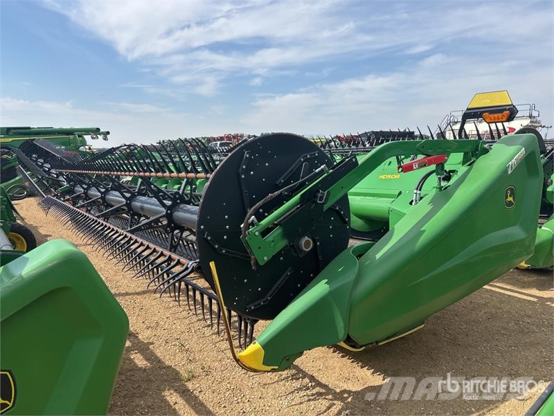 John Deere HD50R 50 ft Hinged Draper Combine Header Leikkuupöydät