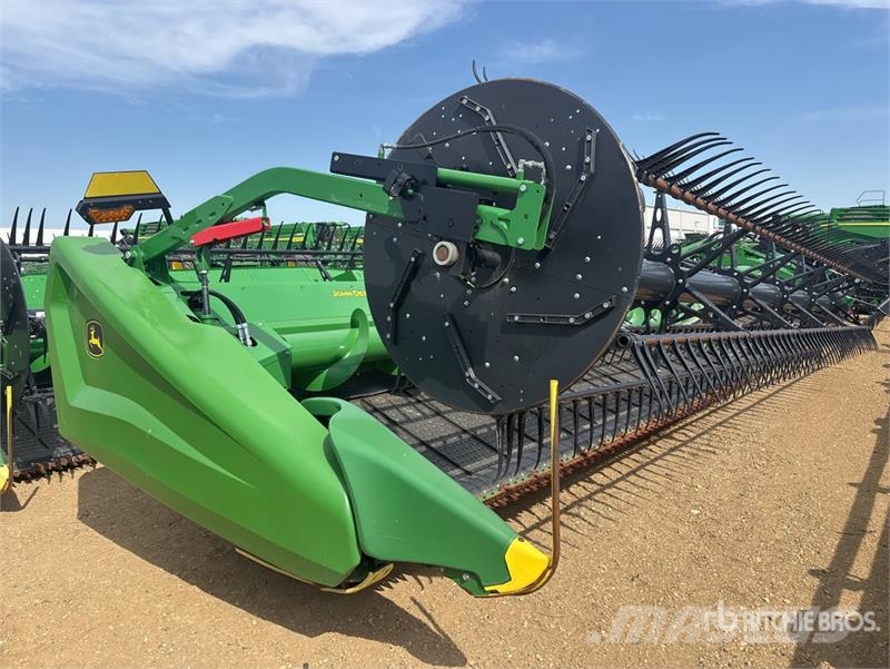 John Deere HD50R 50 ft Hinged Draper Combine Header Leikkuupöydät
