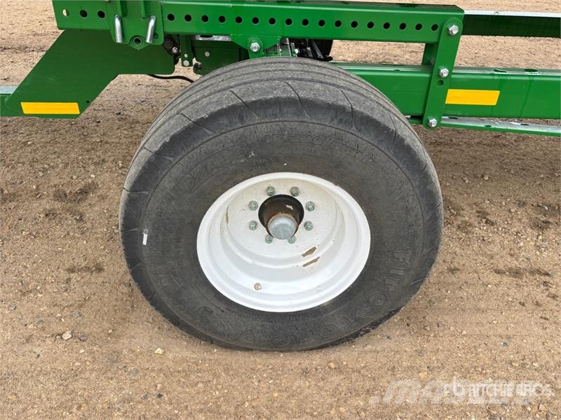 John Deere HD50R 50 ft Hinged Draper Combine Header Kombainide heedrid