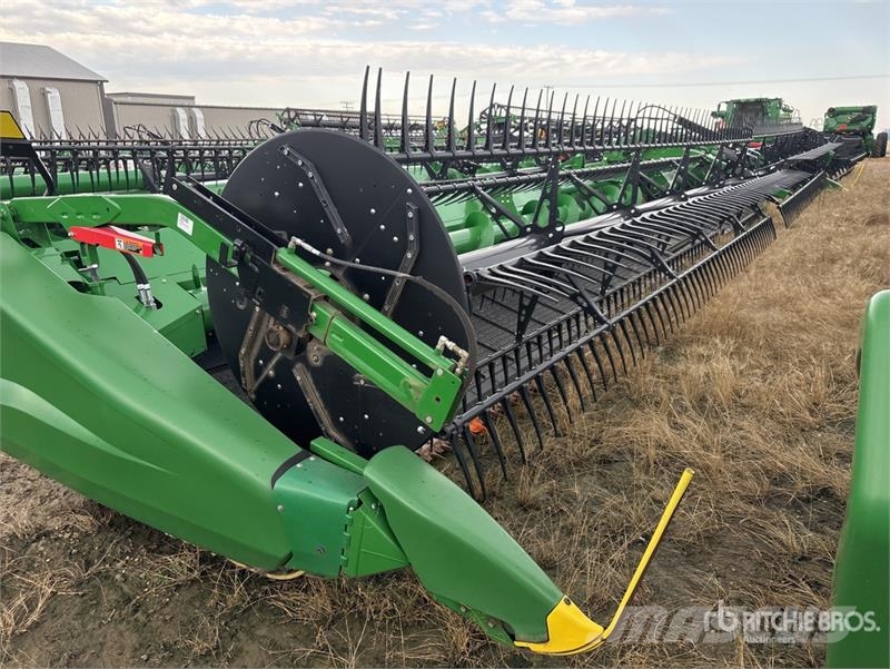 John Deere HD50R 50 ft Hinged Draper Combine Header Cabeçotes de colheitadeira