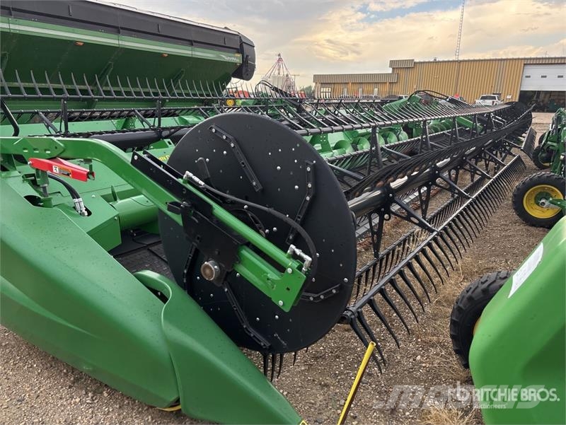 John Deere HD50R 50 ft Hinged Draper Combine Header Cabeçotes de colheitadeira
