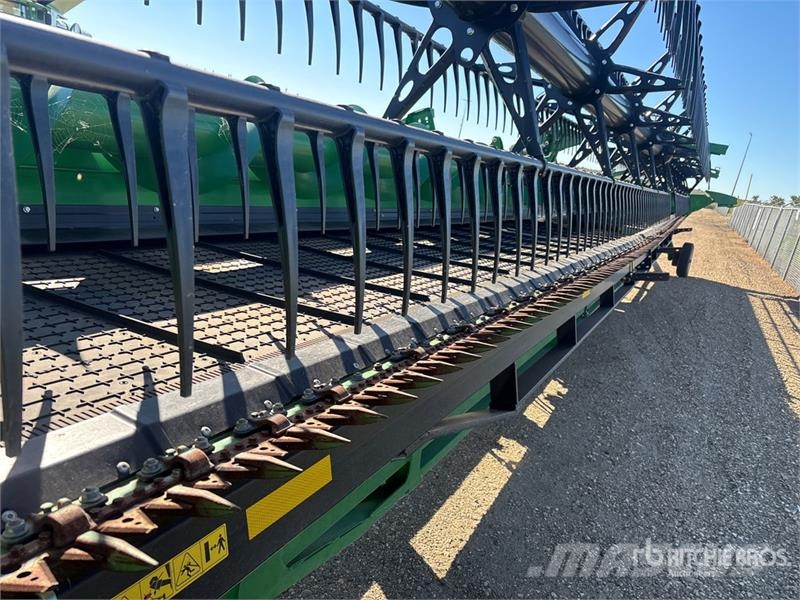 John Deere HD50R 50 ft Hinged Draper Combine Header Erntevorsätze