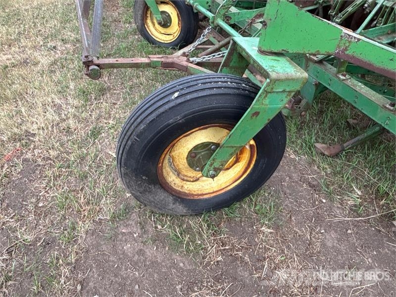 John Deere Hoe Drill Sejačice