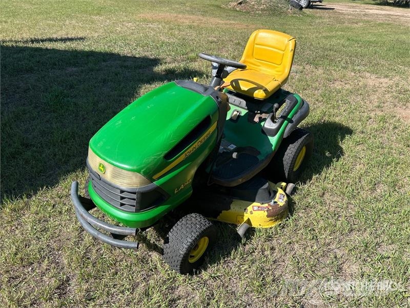 John Deere LA145 Самохідні газонокосарки