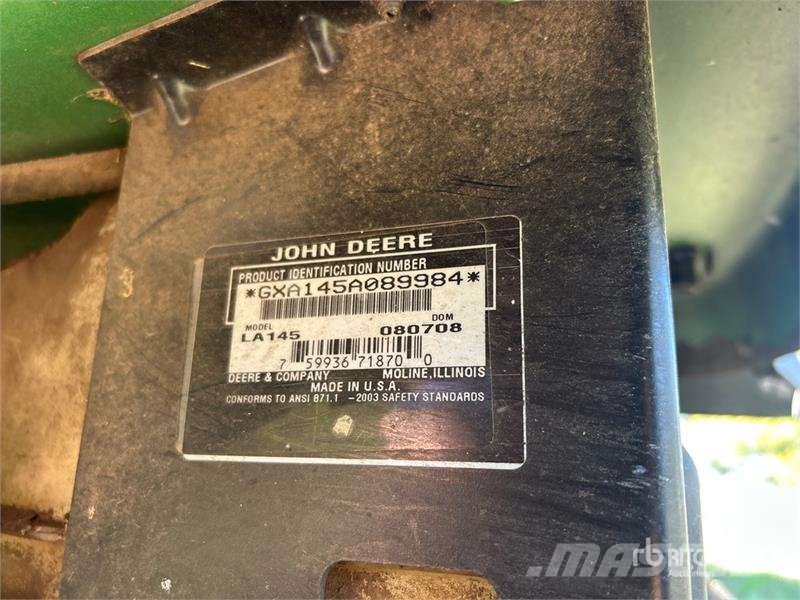 John Deere LA145 Самохідні газонокосарки