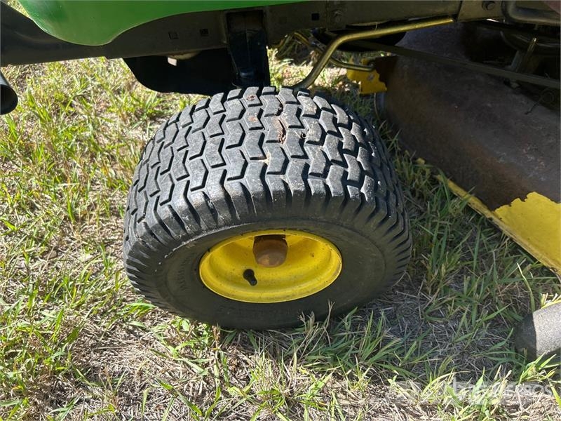 John Deere LA145 Самохідні газонокосарки