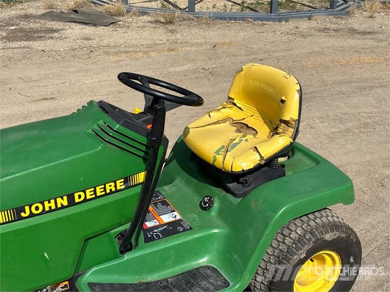 John Deere LX188 Lawn Mower Χορτοκοπτικά με καθιστό χειριστή