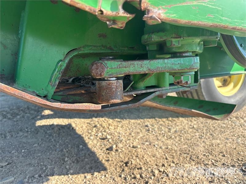 John Deere MoCo 1600A 16 ft Trailed Mower Conditioner Žací stroj-kondicionér