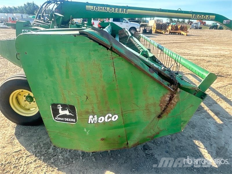 John Deere MoCo 1600A 16 ft Trailed Mower Conditioner Žací stroj-kondicionér