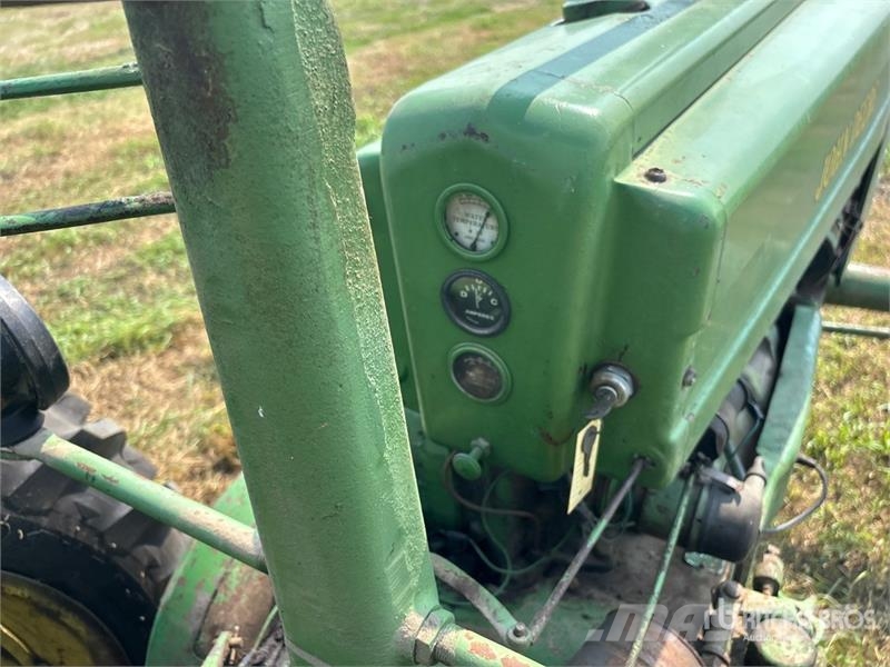 John Deere Model A 拖拉机/农用车