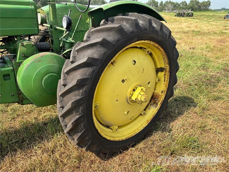 John Deere Model A 拖拉机/农用车