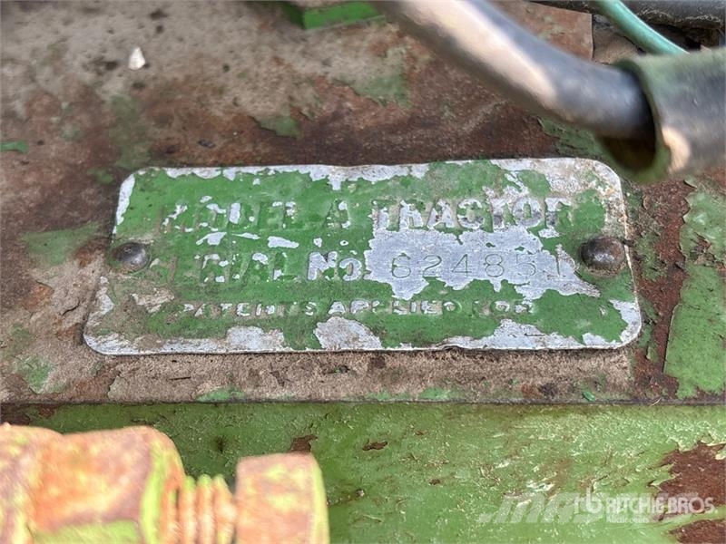 John Deere Model A 拖拉机/农用车
