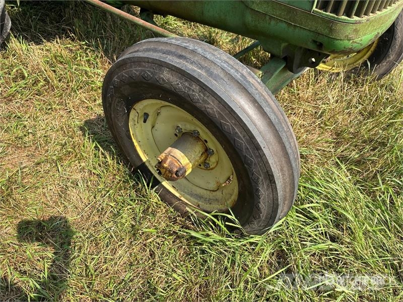 John Deere Model A 拖拉机/农用车