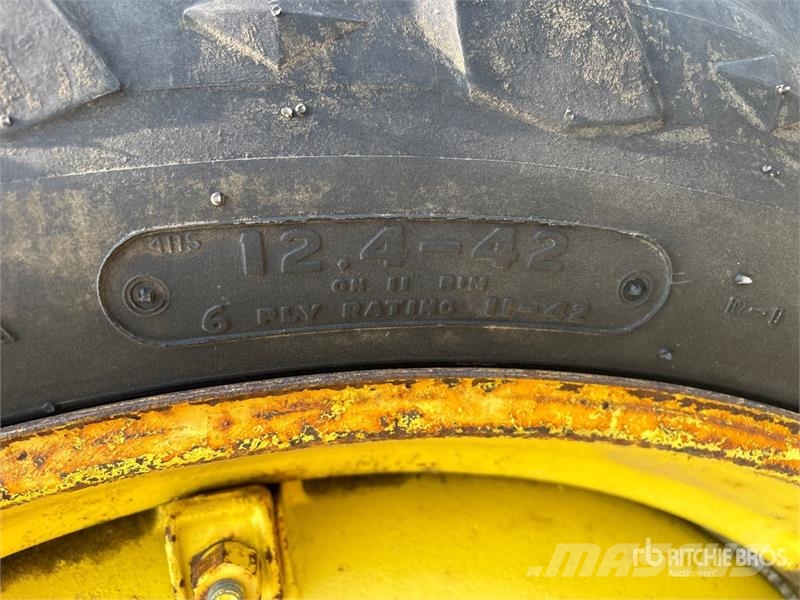 John Deere Model A 拖拉机/农用车