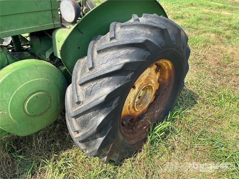 John Deere Model A 拖拉机/农用车