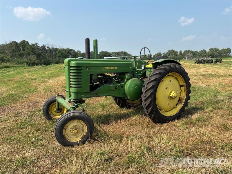John Deere Model A 拖拉机/农用车