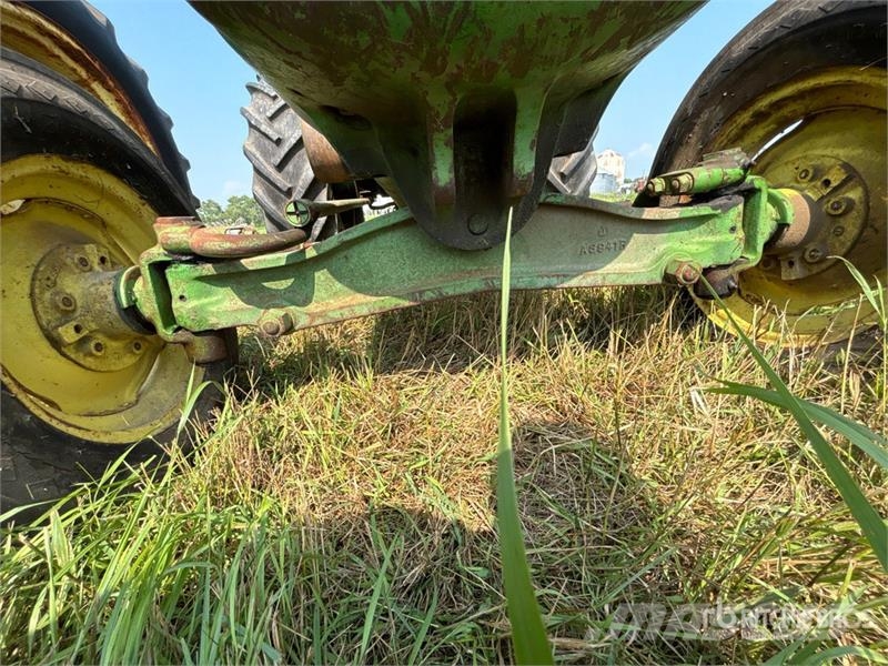 John Deere Model A 拖拉机/农用车