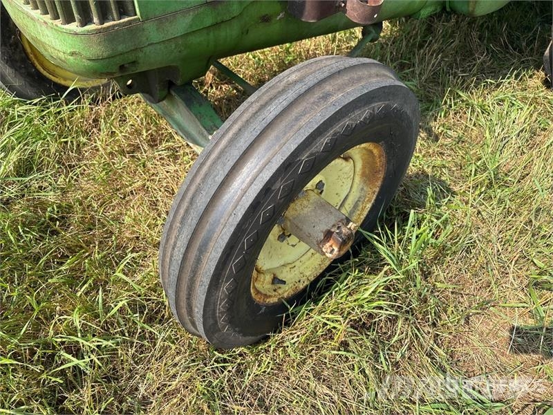 John Deere Model A 拖拉机/农用车