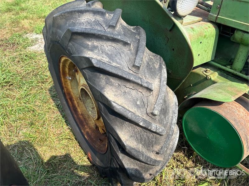 John Deere Model A 拖拉机/农用车