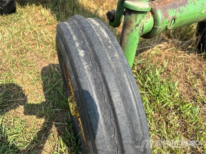 John Deere Model A 拖拉机/农用车