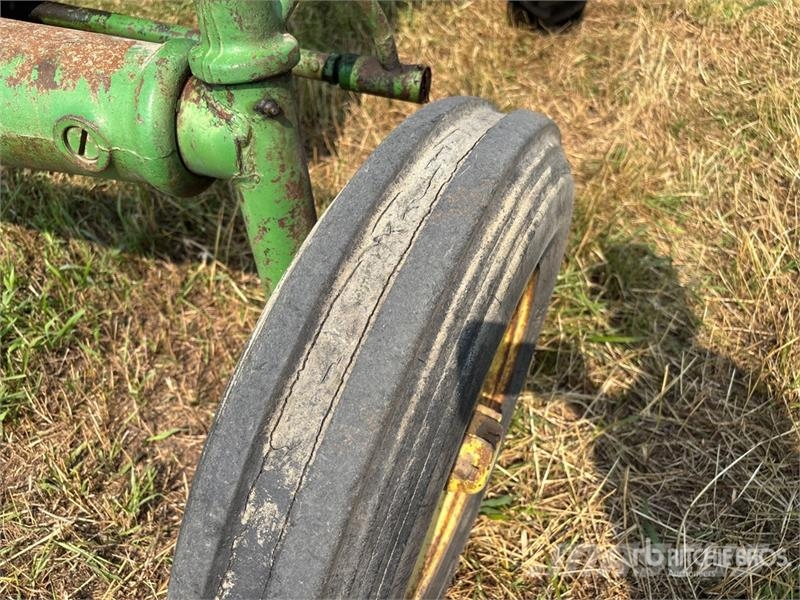 John Deere Model A 拖拉机/农用车