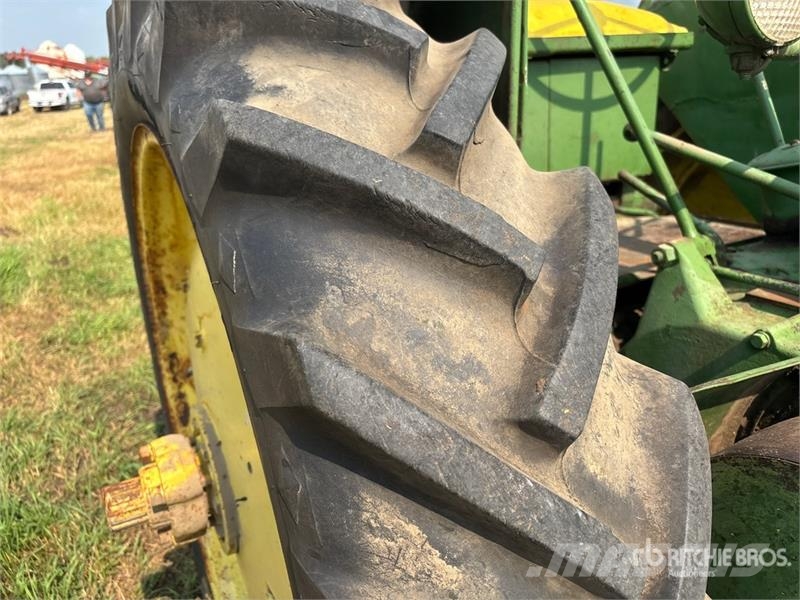 John Deere Model A 拖拉机/农用车