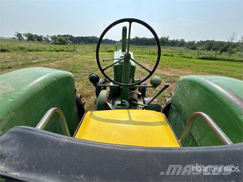 John Deere Model A 拖拉机/农用车