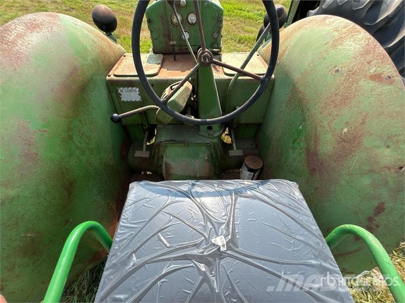 John Deere Model A 拖拉机/农用车