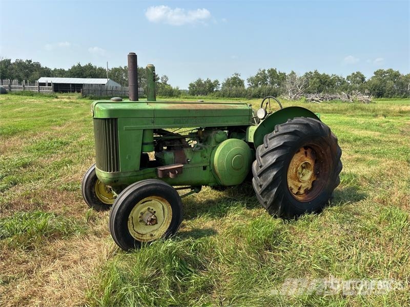 John Deere Model A 拖拉机/农用车