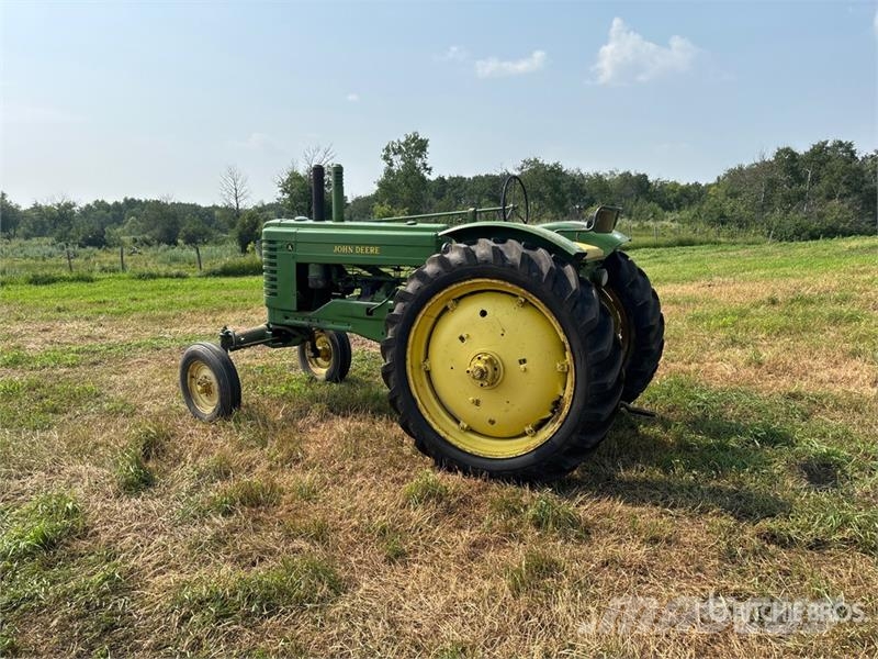 John Deere Model A 拖拉机/农用车