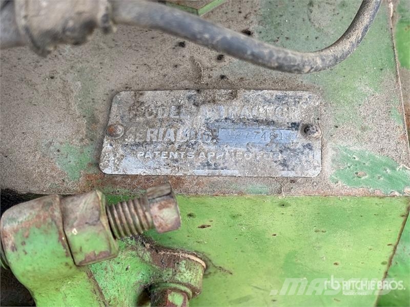 John Deere Model A 拖拉机/农用车