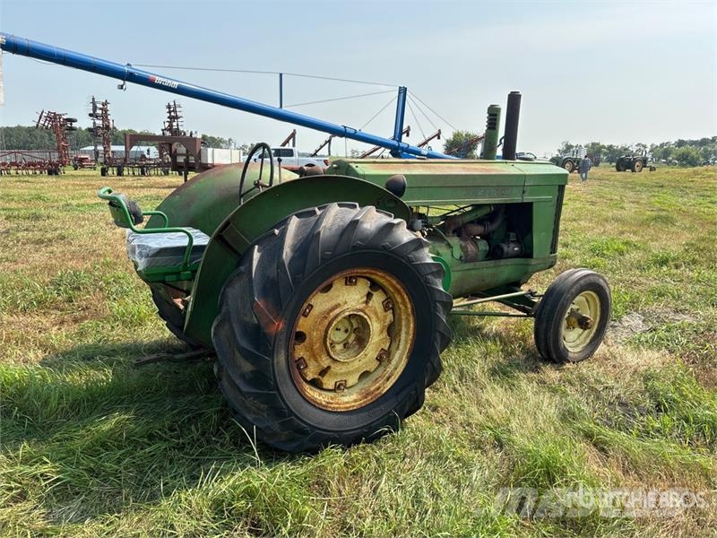 John Deere Model A 拖拉机/农用车