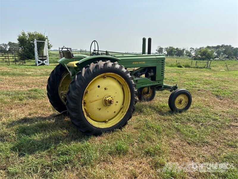 John Deere Model A 拖拉机/农用车