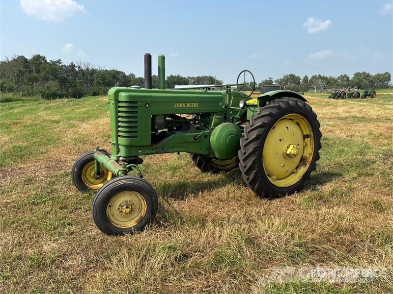 John Deere Model A 拖拉机/农用车