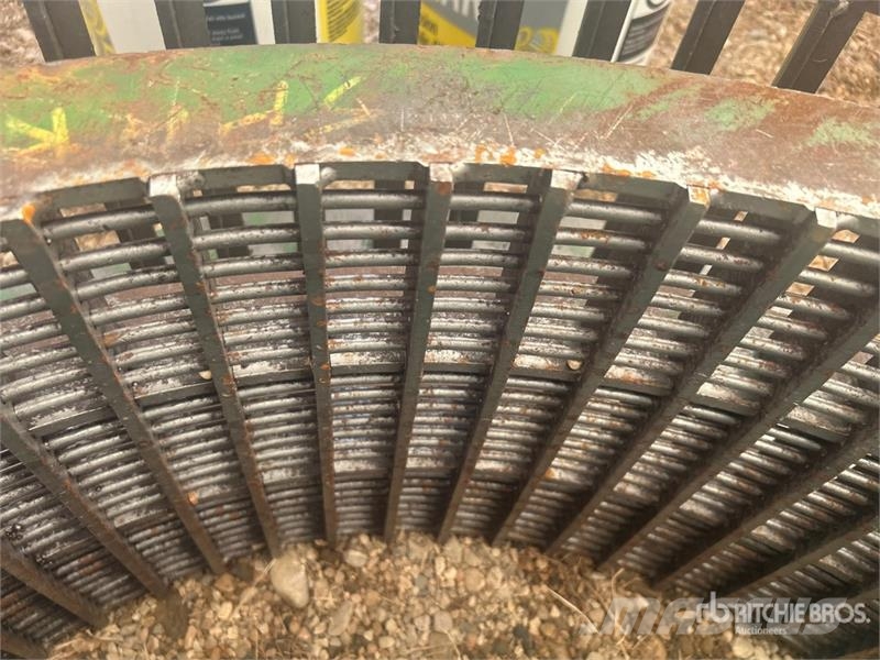 John Deere of (4) John Deere Combine Concave Mietitrebbiatrici