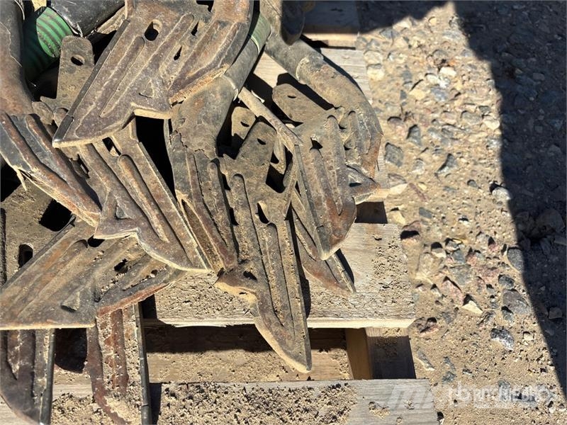John Deere of (56) John Deere Fertilizer Openers Other fertilizing machines and accessories