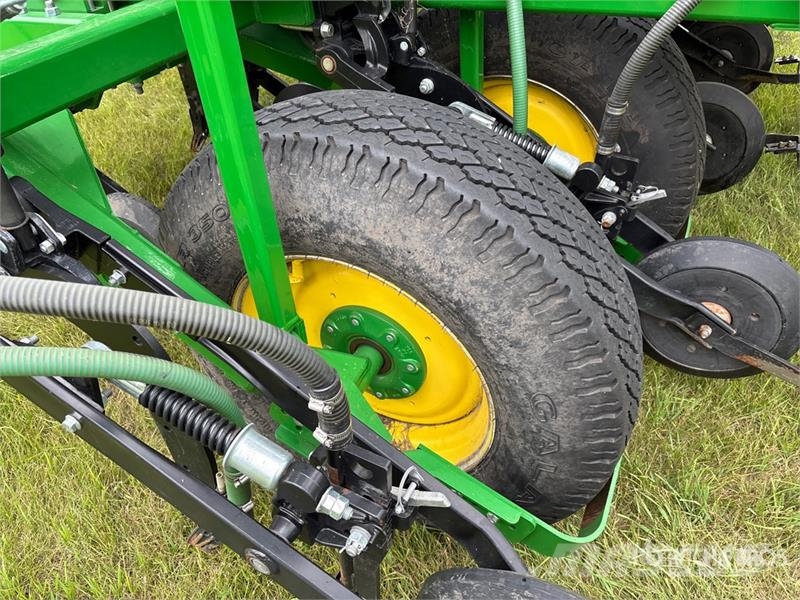 John Deere P556 56 ft Air Drill Drills