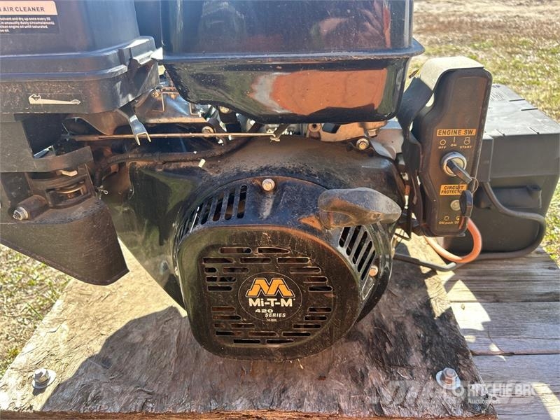 John Deere PR-FP3GM-E Chemical Pump 泵浦和拌合機