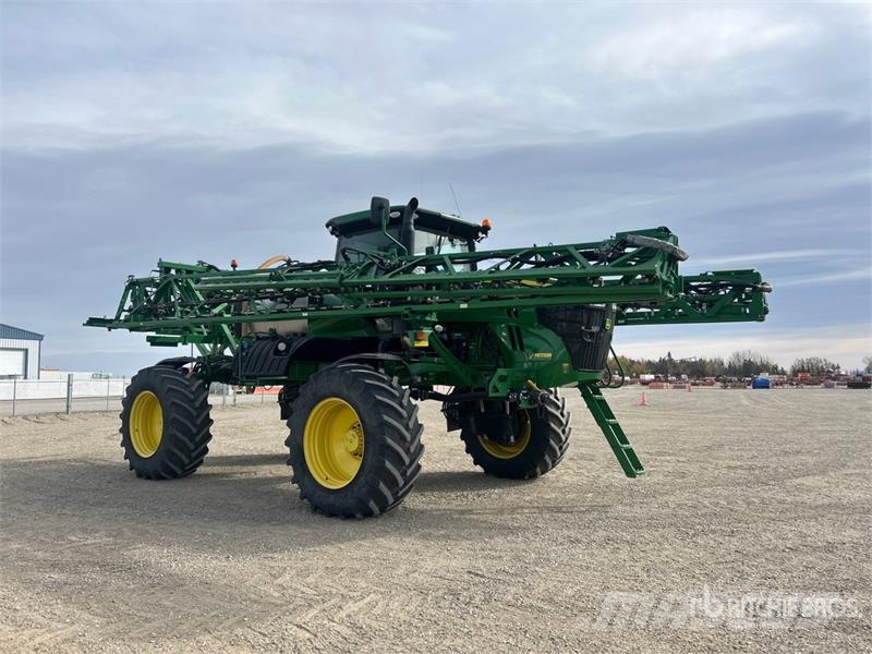 John Deere R4038 Self-propelled sprayers