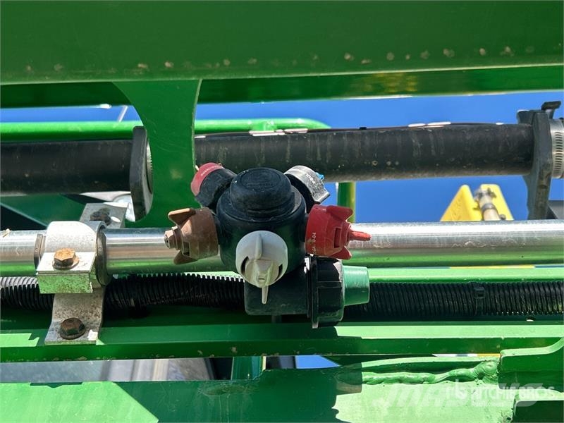 John Deere R4038 رشاشات ذاتية الحركة