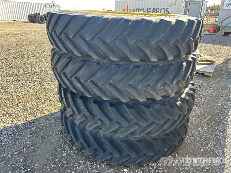 John Deere R4038 رشاشات ذاتية الحركة