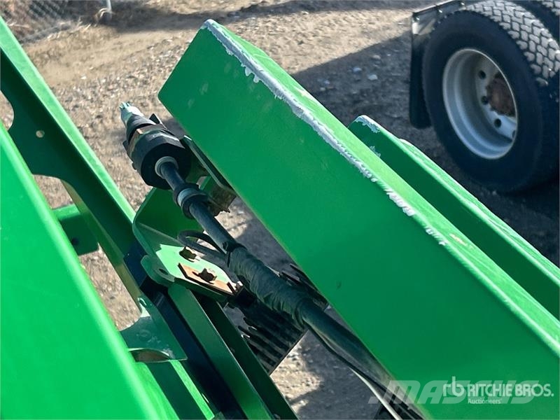 John Deere R4038 رشاشات ذاتية الحركة