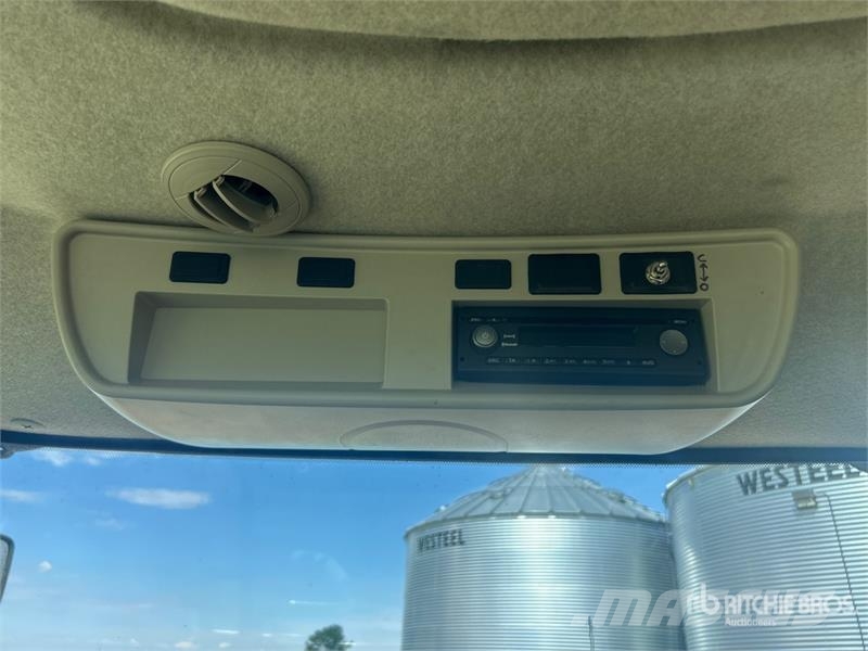 John Deere R4045 Önjáró trágyaszórók