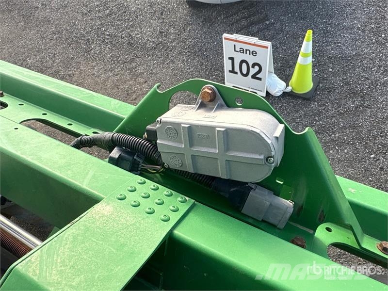 John Deere R4045 Samohodne škropilnice