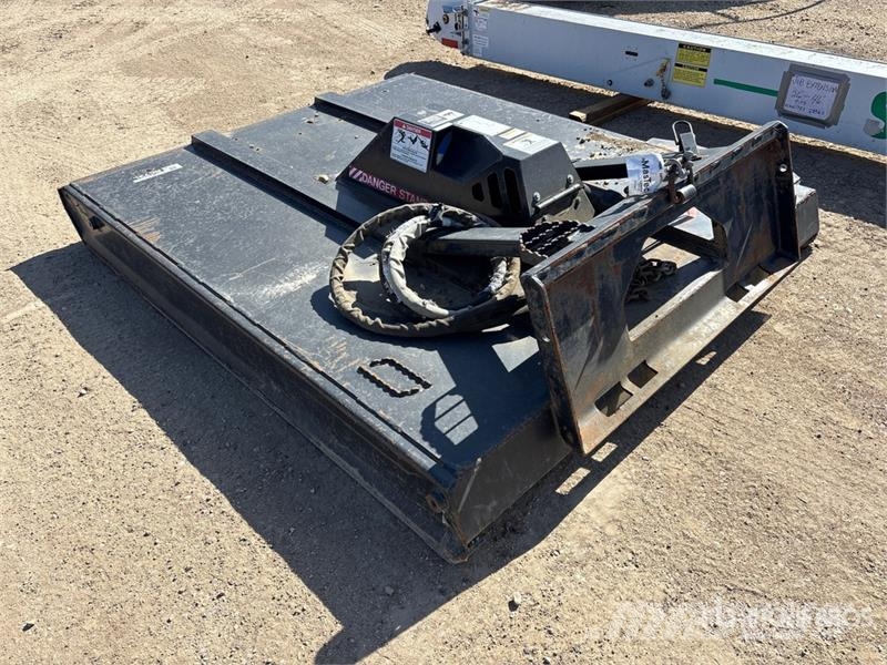 John Deere RC72L 72 in Skid Steer Mower (Inoperable) Niittokoneet