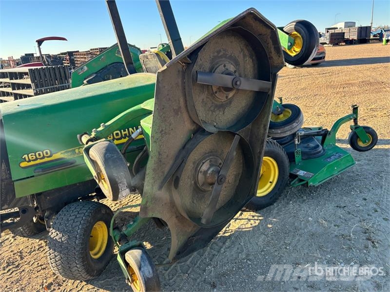 John Deere Ride-On Lawn Mower ركوب الحشائش